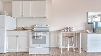 Unit 14 Dbl Queen - Bungalows at Common Ground