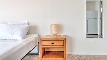 Unit 1 King - Bungalows at Common Ground