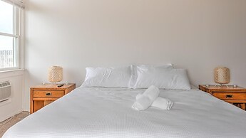 Unit 1 King - Bungalows at Common Ground