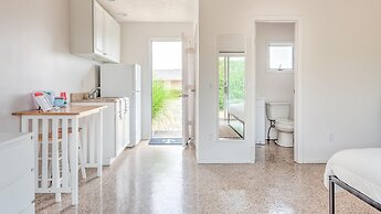 Unit 2 Dbl Queen - Bungalows at Common Ground