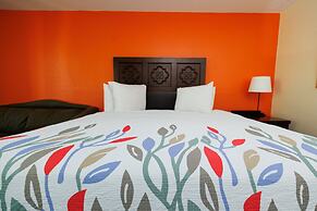 Garnet Inn & Suites, Orlando