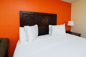 Garnet Inn & Suites, Orlando