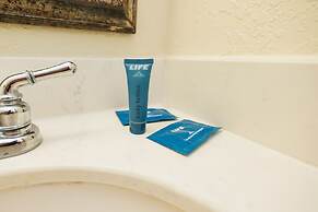 Garnet Inn & Suites, Orlando