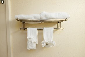 Garnet Inn & Suites, Orlando