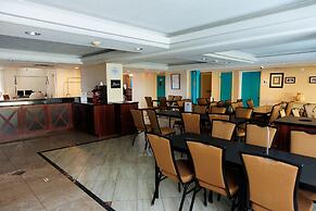 Garnet Inn & Suites, Orlando