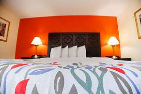 Garnet Inn & Suites, Orlando