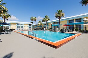 Garnet Inn & Suites, Orlando