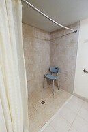 Garnet Inn & Suites, Orlando