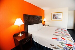 Garnet Inn & Suites, Orlando