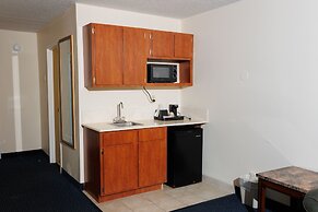 Garnet Inn & Suites, Orlando