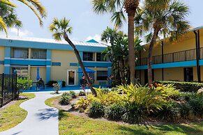 Garnet Inn & Suites, Orlando