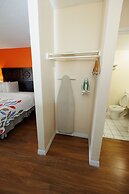 Garnet Inn & Suites, Orlando