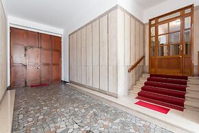 Cialdini Apartment near City Center