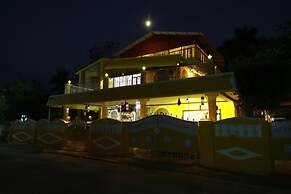 Royal House And Park