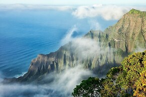 Nakoa Kai 3 Bedroom Home by RedAwning