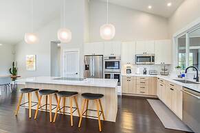 Nakoa Kai 3 Bedroom Home by RedAwning