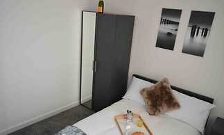 Beautiful 3-bed House in Wolverhampton