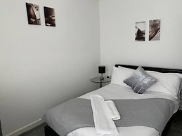 Beautiful 3-bed House in Wolverhampton