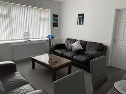 Beautiful 3-bed House in Wolverhampton