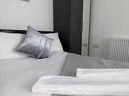 Beautiful 3-bed House in Wolverhampton