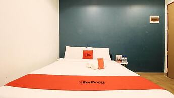 Reddoorz Plus at San Marcelino Malate