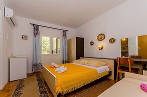 Rooms Ante