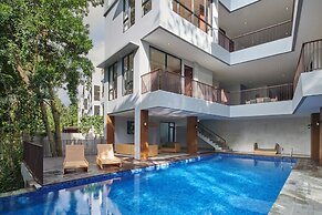 Radiance Hill View 10BR Villa with a Private heated swimming Pool