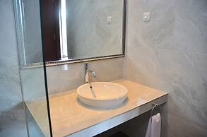Radiance Hill View 10BR Villa with a Private heated swimming Pool