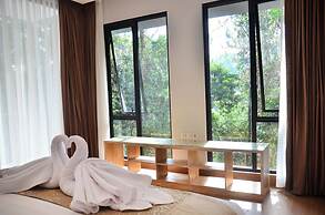 Radiance Hill View 10BR Villa with a Private heated swimming Pool