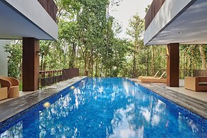Radiance Hill View 10BR Villa with a Private heated swimming Pool