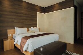 Radiance Hill View 10BR Villa with a Private heated swimming Pool