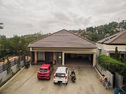 Radiance Hill View 10BR Villa with a Private heated swimming Pool