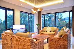 Radiance Hill View 10BR Villa with a Private heated swimming Pool