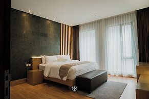 Radiance Hill View 10BR Villa with a Private heated swimming Pool