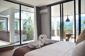 Radiance Hill View 10BR Villa with a Private heated swimming Pool