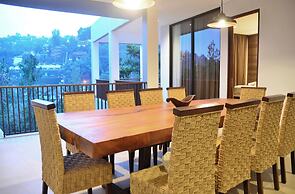 Radiance Hill View 10BR Villa with a Private heated swimming Pool