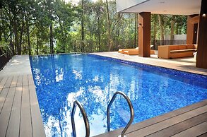 Radiance Hill View 10BR Villa with a Private heated swimming Pool