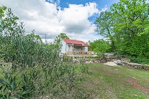 House Mali Dvori