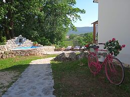 House Mali Dvori