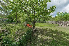 House Mali Dvori