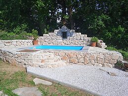 House Mali Dvori