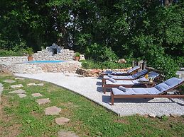 House Mali Dvori