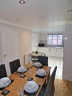 Dog Friendly - 4 Bed House - Sleeps 10 - Pool Table