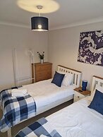 Dog Friendly - 4 Bed House - Sleeps 10 - Pool Table