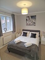Dog Friendly - 4 Bed House - Sleeps 10 - Pool Table