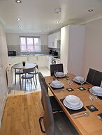 Dog Friendly - 4 Bed House - Sleeps 10 - Pool Table