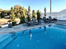 Sam29 3-bed Villa in Monolithos