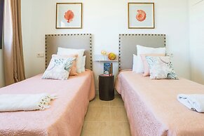 Sunset Golf Penthouse