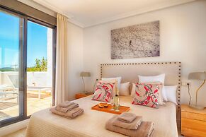 Sunset Golf Penthouse