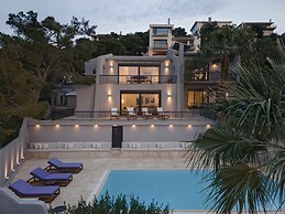 Athenian Black Villa